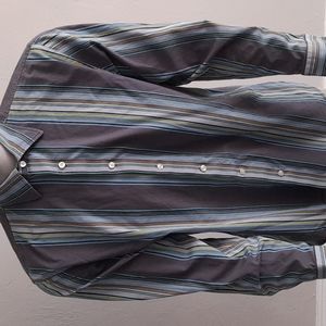 Men long sleeve button down front shirt